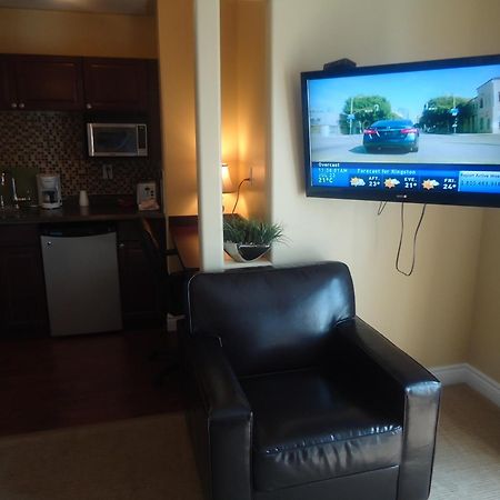 Bayside Inn & Waterfront Suites Kingston Habitación foto