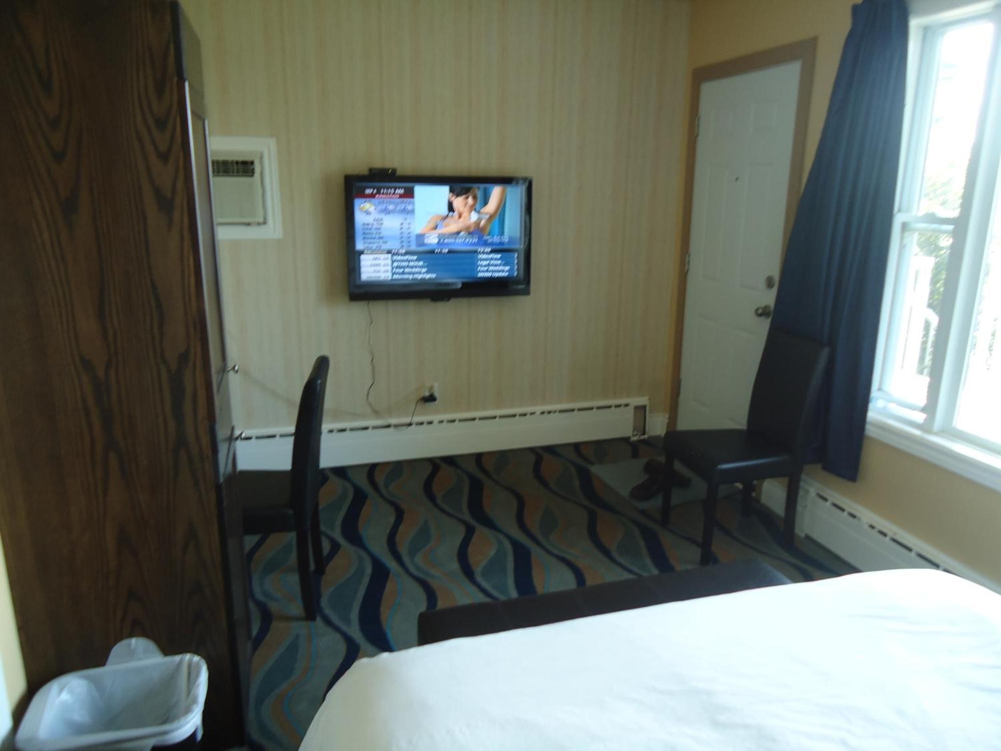 Bayside Inn & Waterfront Suites Kingston Habitación foto